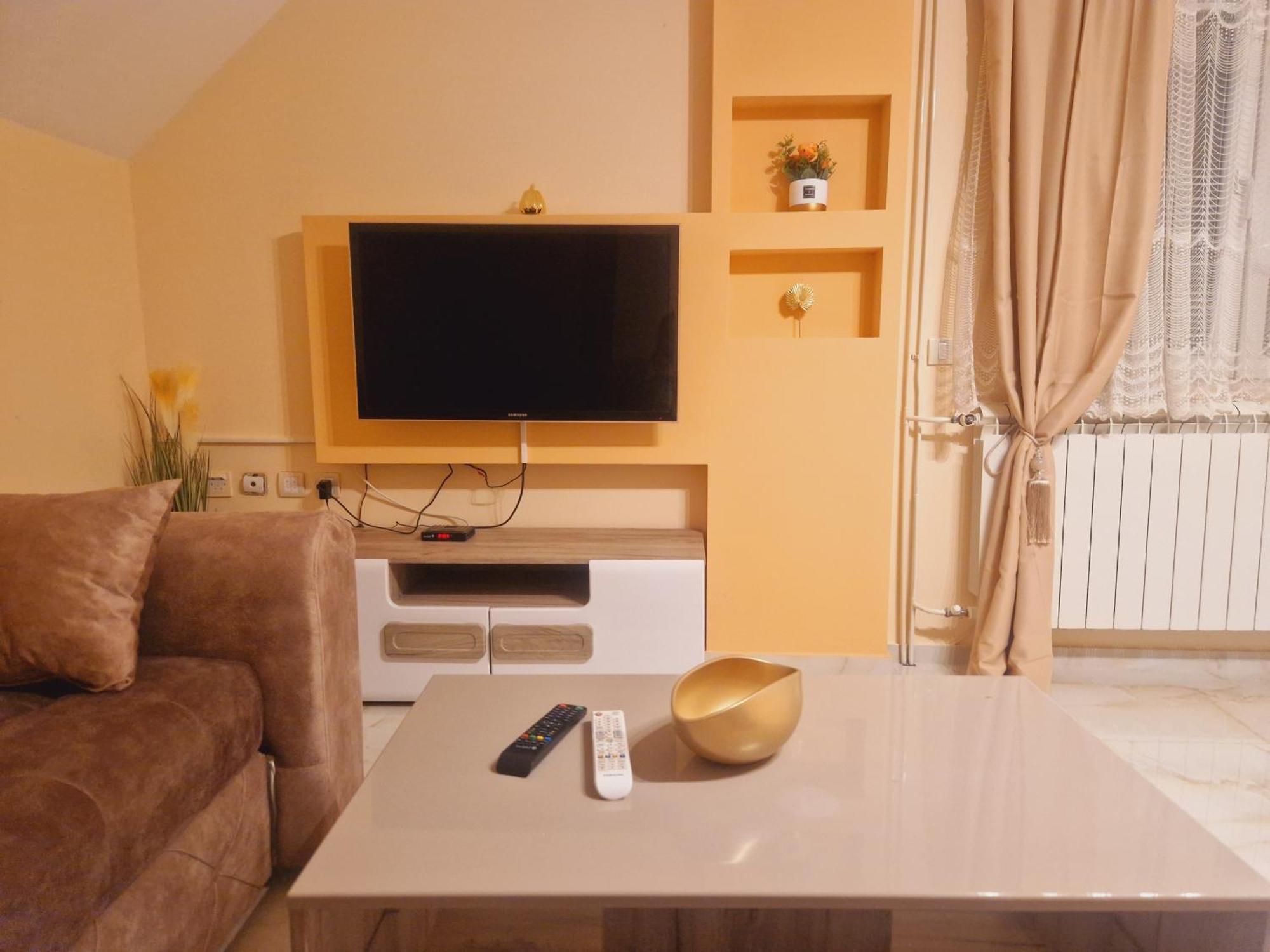 Apartmani Jasmina ซลาตีบอร์ ภายนอก รูปภาพ
