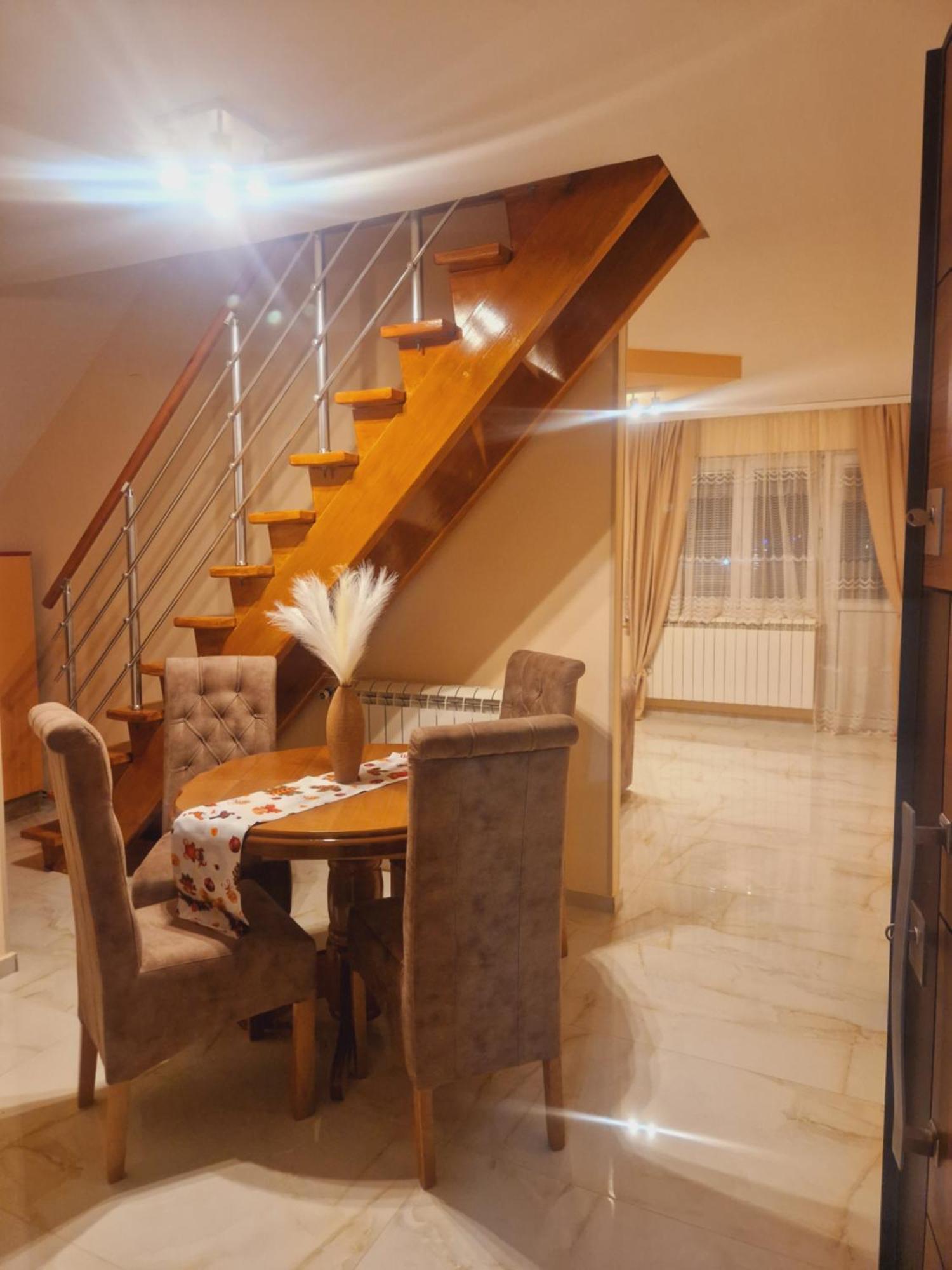Apartmani Jasmina ซลาตีบอร์ ภายนอก รูปภาพ