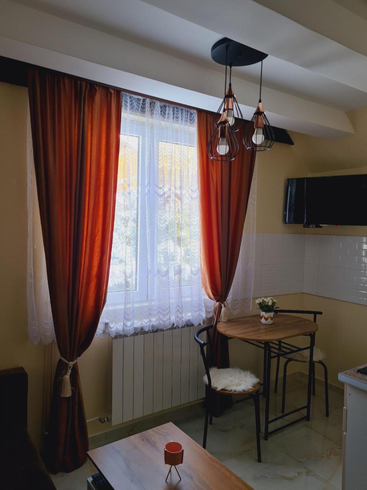 Apartmani Jasmina ซลาตีบอร์ ภายนอก รูปภาพ