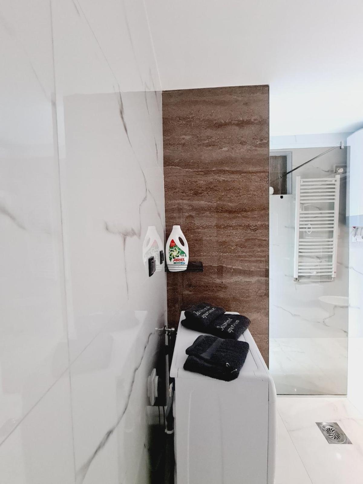 Apartmani Jasmina ซลาตีบอร์ ภายนอก รูปภาพ