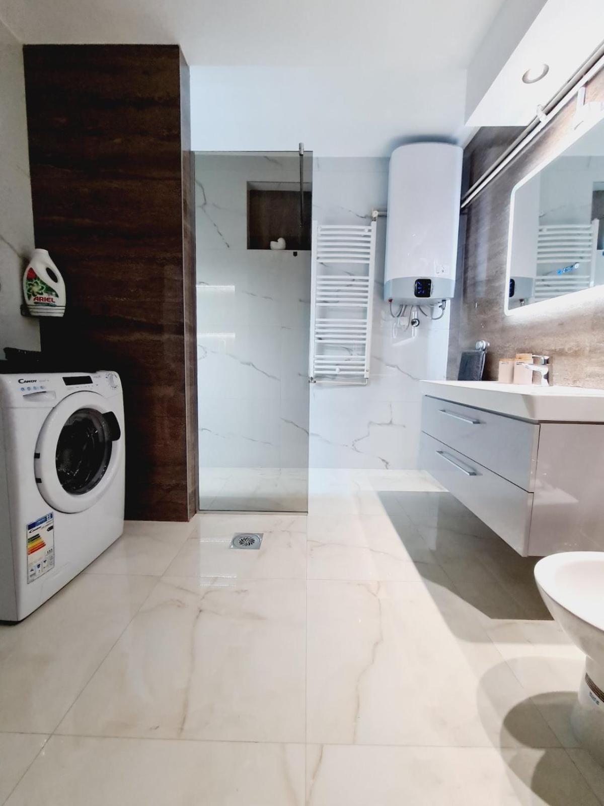Apartmani Jasmina ซลาตีบอร์ ภายนอก รูปภาพ